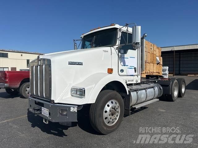 Kenworth T800 Тягачі