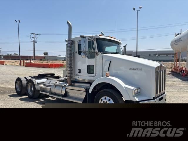 Kenworth T800 Тягачі