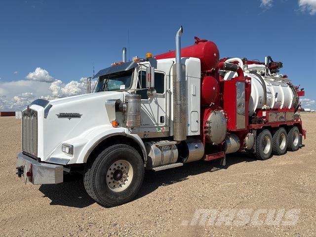 Kenworth T800 Гусеничні екскаватори