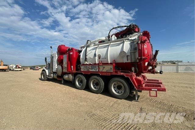 Kenworth T800 Гусеничні екскаватори