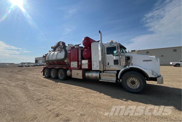 Kenworth T800 Гусеничні екскаватори