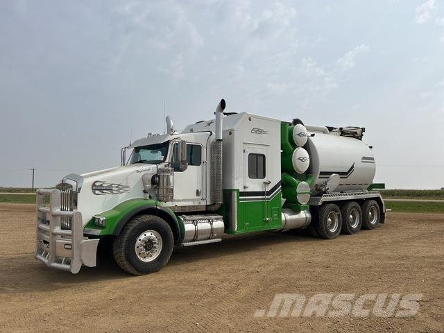 Kenworth T800 Гусеничні екскаватори