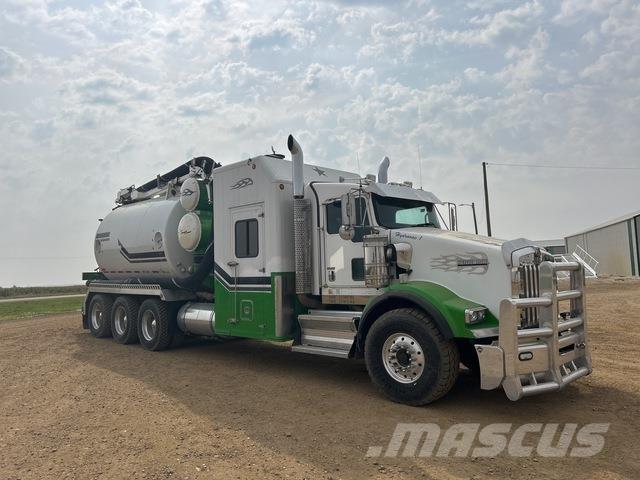 Kenworth T800 Гусеничні екскаватори