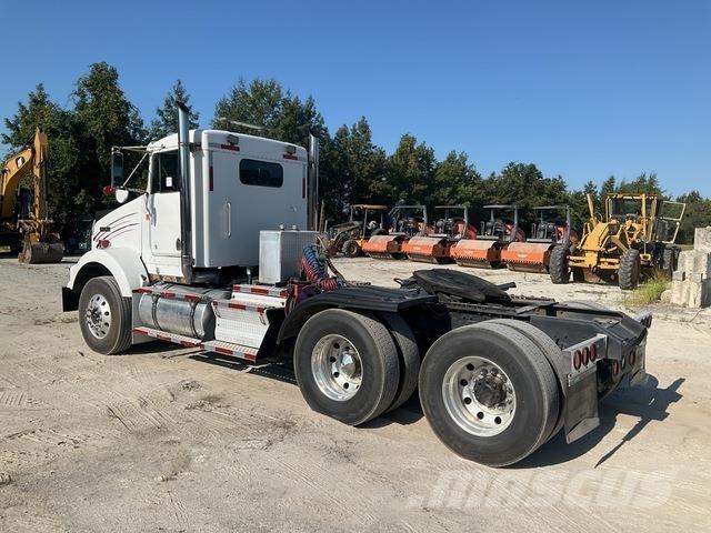 Kenworth T800 Тягачі