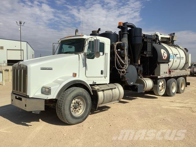 Kenworth T800 Гусеничні екскаватори
