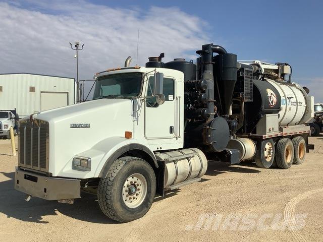 Kenworth T800 Гусеничні екскаватори