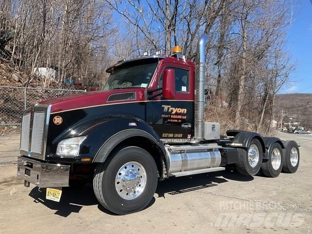 Kenworth T880 Тягачі