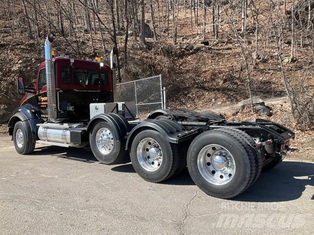 Kenworth T880 Тягачі