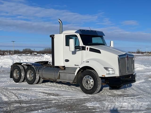 Kenworth T880 Тягачі
