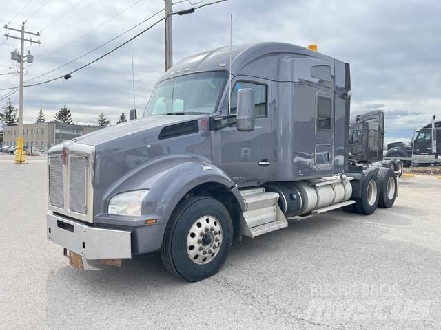 Kenworth T880 Тягачі