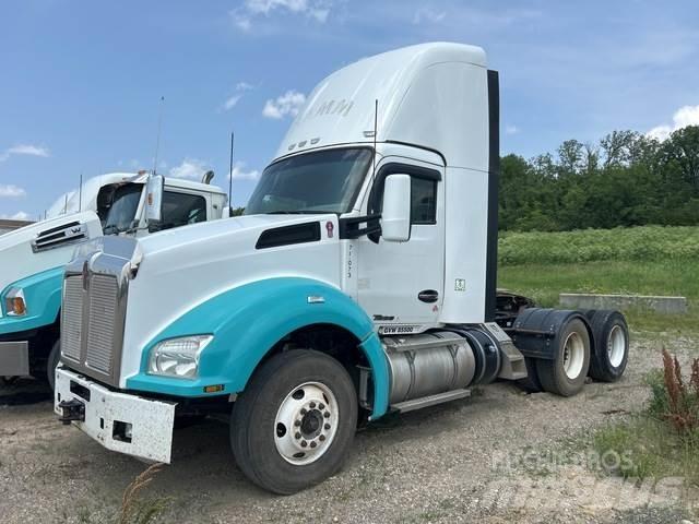 Kenworth T880 Тягачі