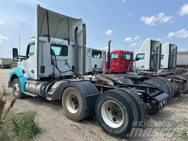 Kenworth T880 Тягачі