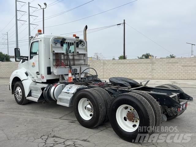 Kenworth T880 Тягачі