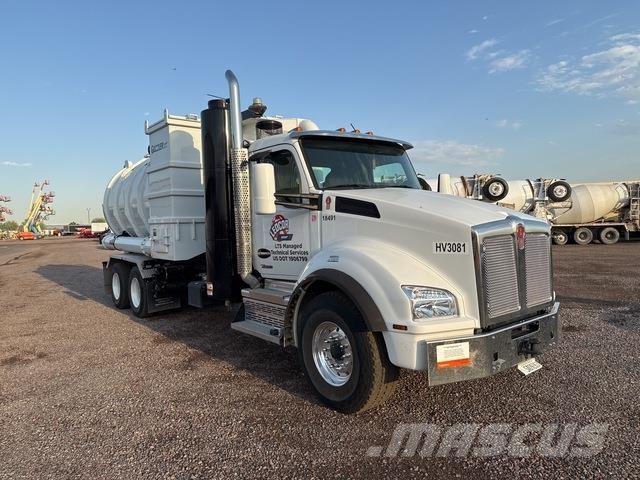 Kenworth T880 Гусеничні екскаватори