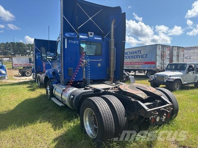 Kenworth T880 Тягачі