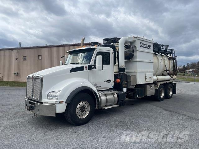 Kenworth T880 Гусеничні екскаватори