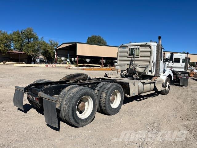 Kenworth T880 Тягачі