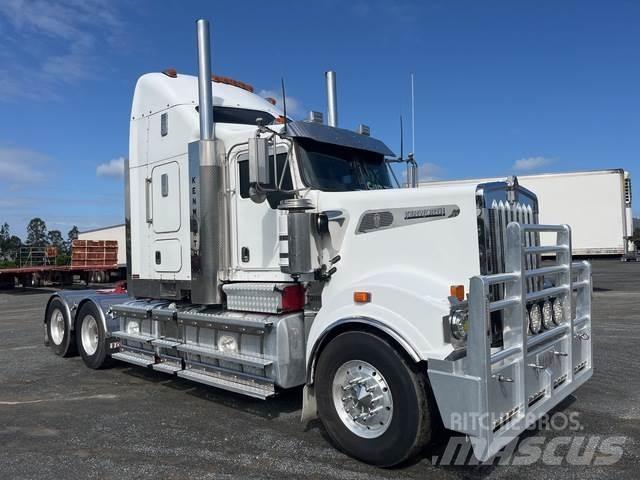 Kenworth T909 Тягачі
