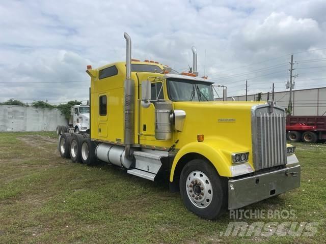 Kenworth W900 Тягачі