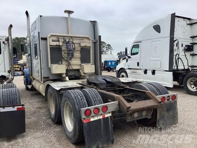 Kenworth W900 Тягачі