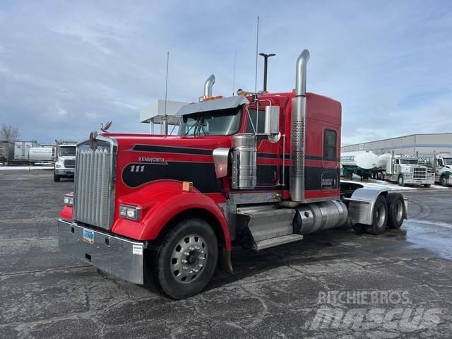Kenworth W900 Тягачі