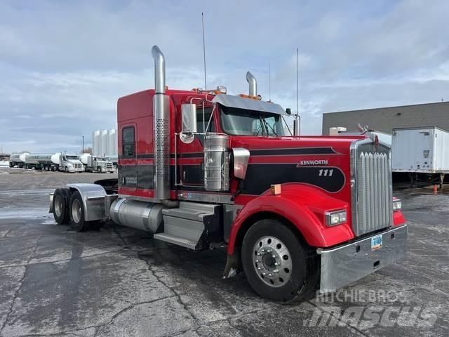 Kenworth W900 Тягачі