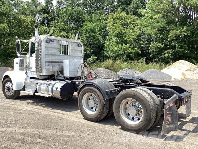 Kenworth W900 Тягачі