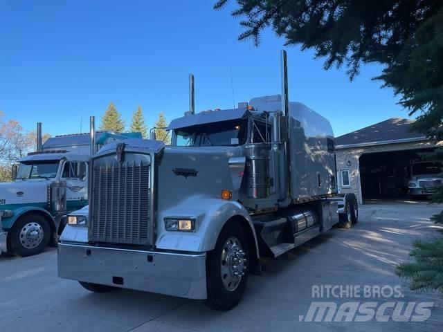 Kenworth W900L Тягачі