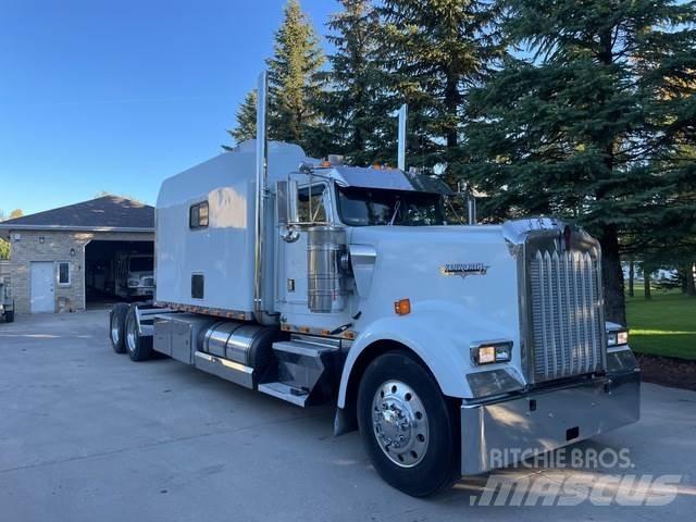 Kenworth W900L Тягачі