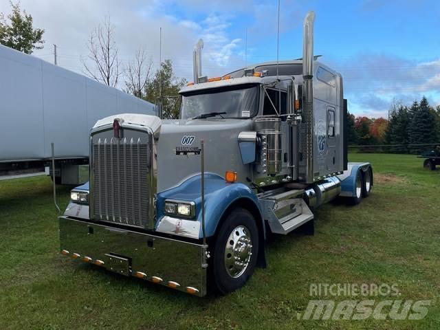 Kenworth W900L Тягачі