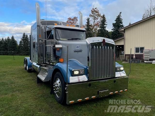 Kenworth W900L Тягачі