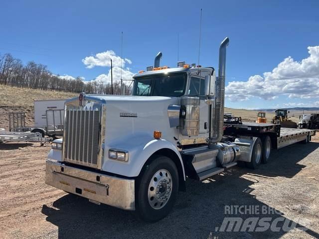 Kenworth W900L Тягачі