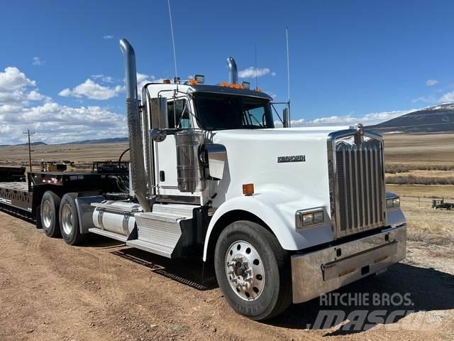 Kenworth W900L Тягачі