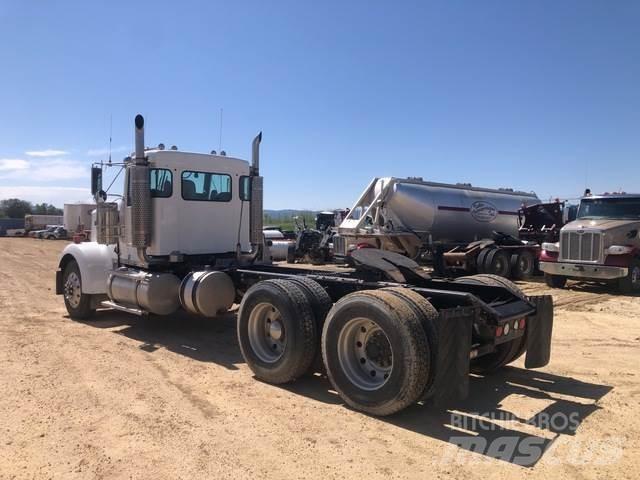 Kenworth W900L Тягачі