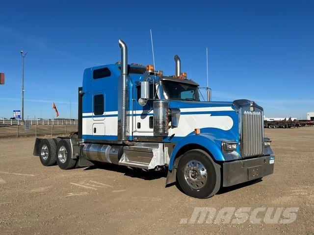 Kenworth W900L Тягачі