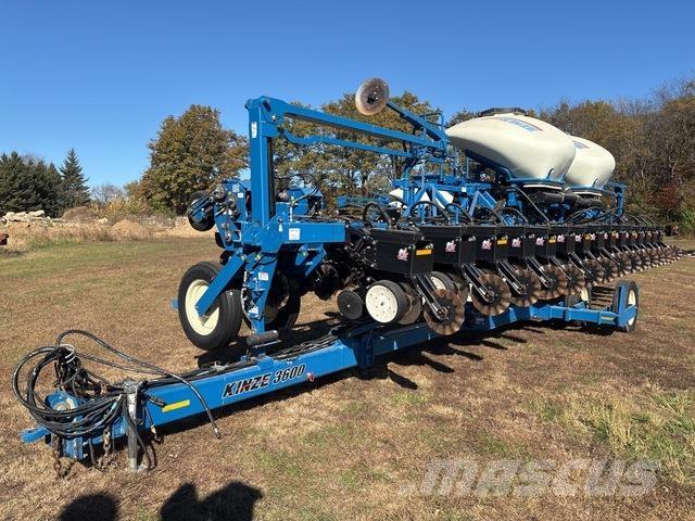 Kinze 3600 Cажалки