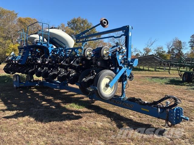 Kinze 3600 Cажалки