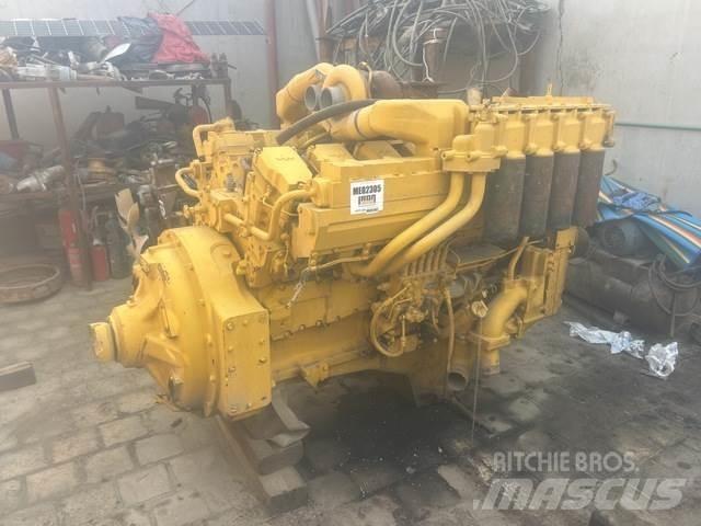 Komatsu  Двигуни