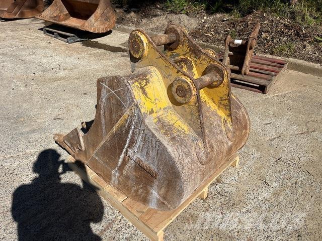 Komatsu  Ковші