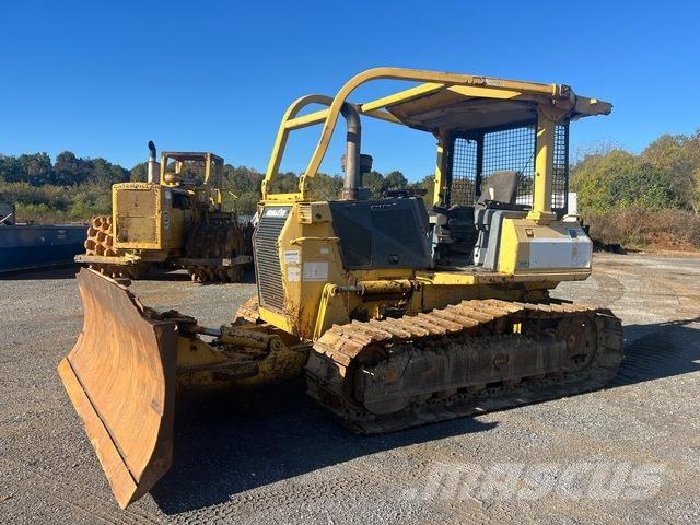 Komatsu  Гусеничні бульдозери