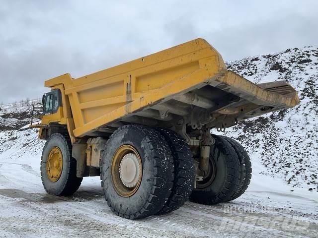 Komatsu 330M Зчленовані самоскиди