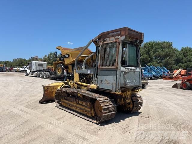 Komatsu D39P-1 Гусеничні бульдозери
