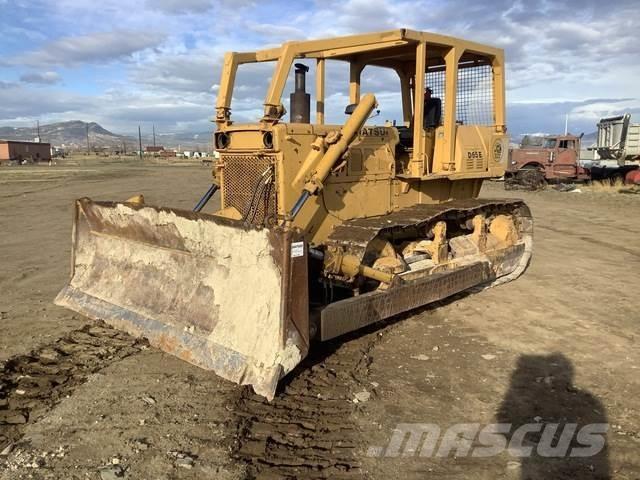 Komatsu D65E-6 Гусеничні бульдозери