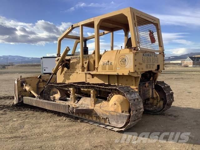 Komatsu D65E-6 Гусеничні бульдозери