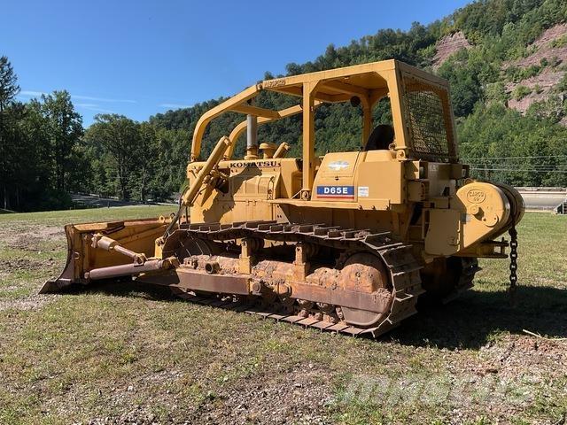 Komatsu D65E-6 Гусеничні бульдозери