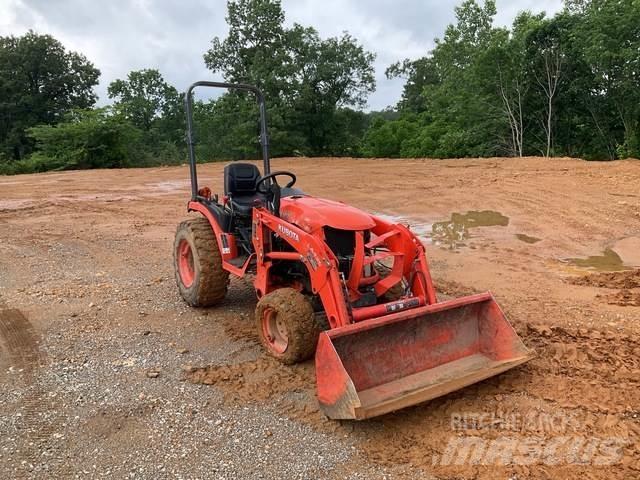 Kubota B2401DT Трактори