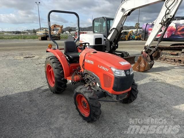Kubota L2501D Трактори