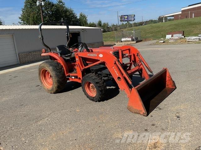 Kubota L3130D Трактори