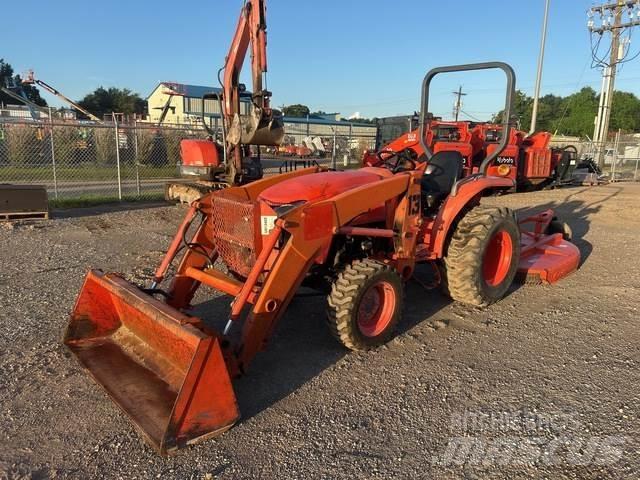 Kubota L3800 Трактори