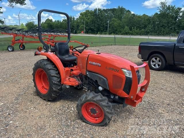 Kubota L3901DT Трактори